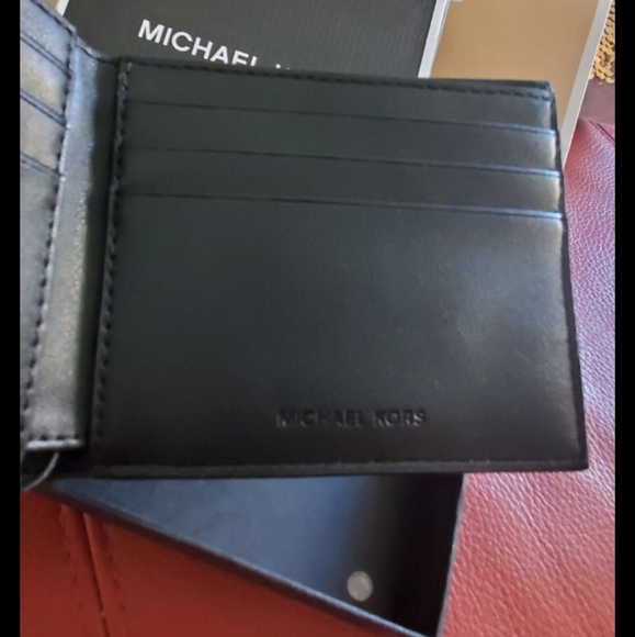 New michael kors wallet Authentic bifold with box - Picture 3 of 10